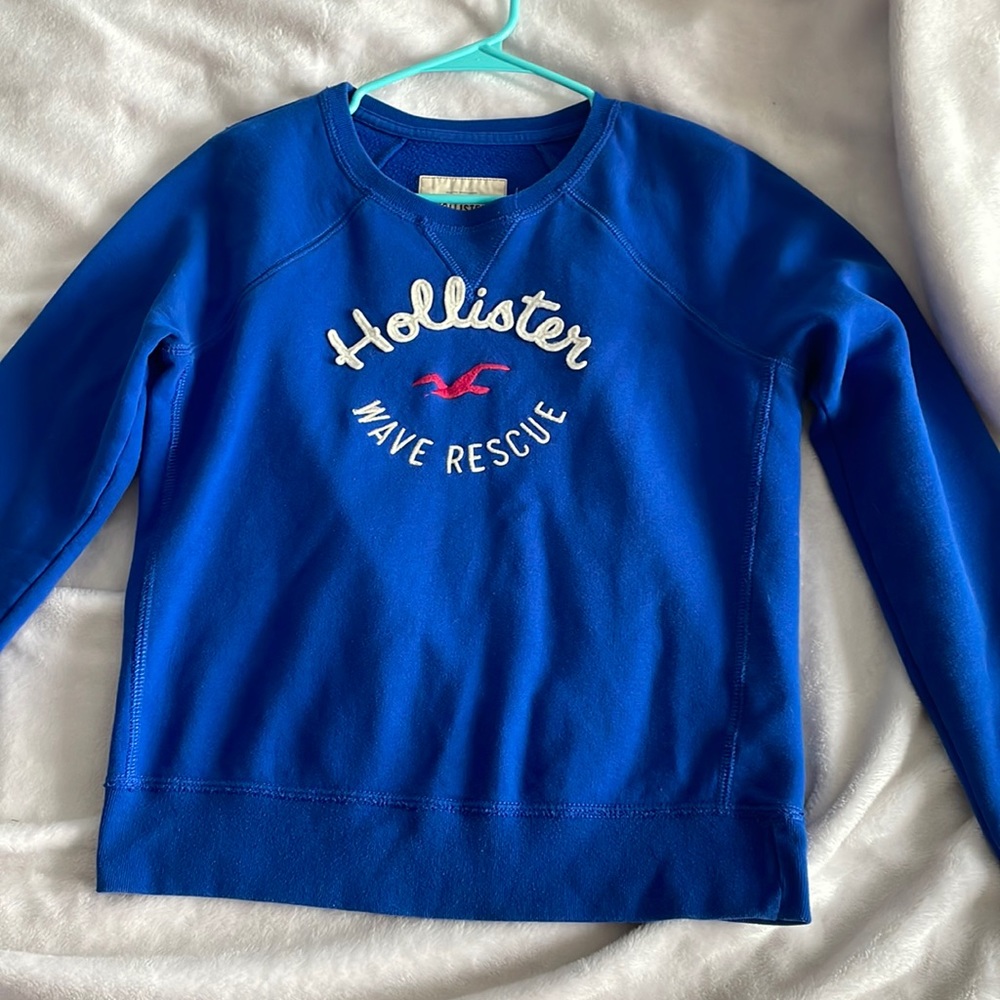 blue hollister “wave rescue” crewneck